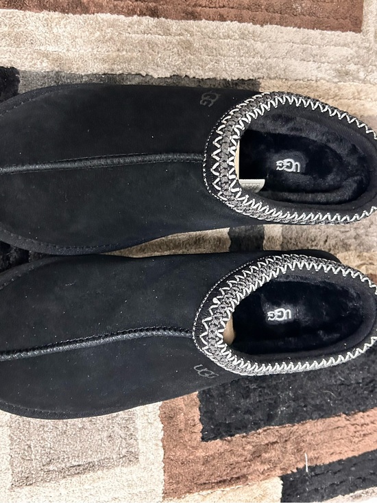 UGG Men\'s Black Suede Slip-On Moccasin Boots with Contrast Stitching